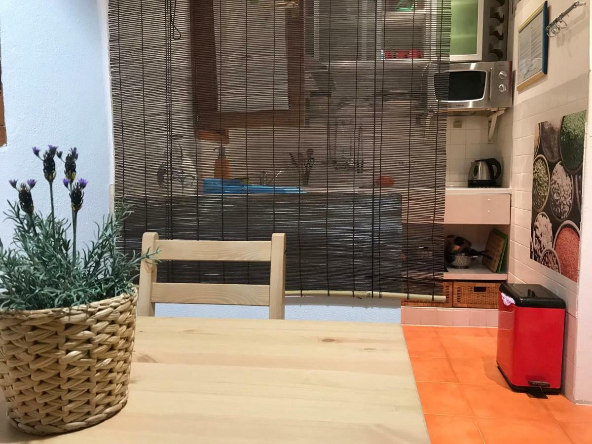 Apartamento En Corrala Madrid Buitenkant foto